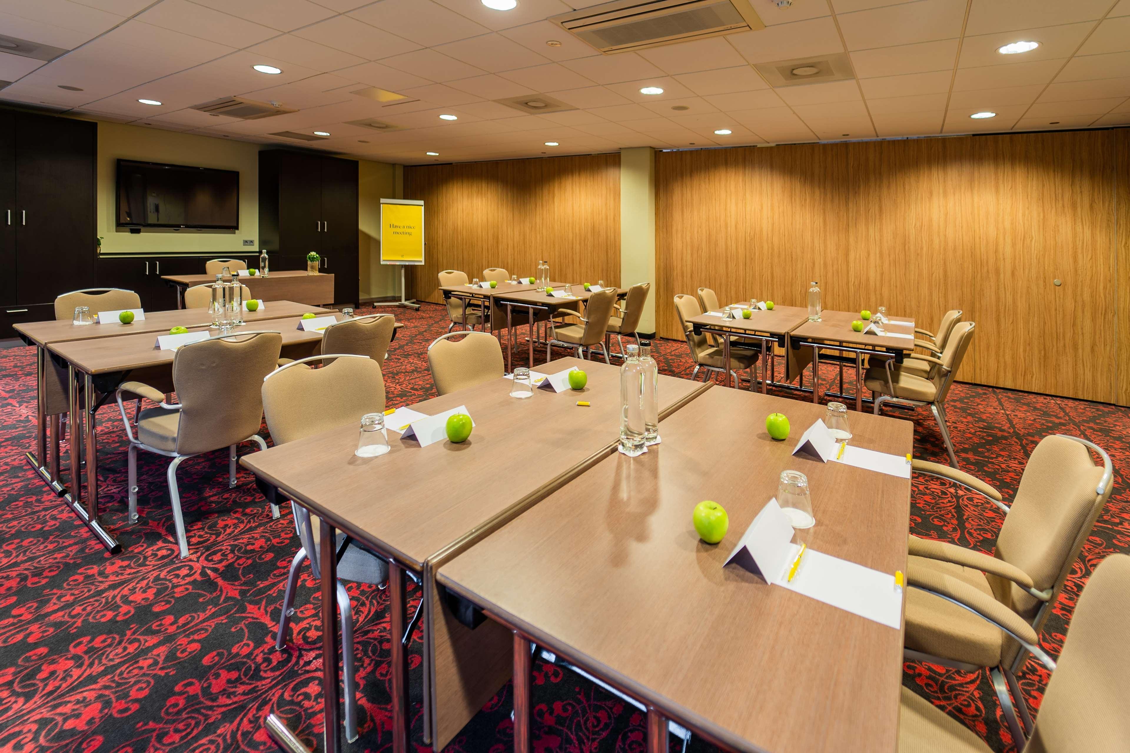 Tulip Centre Hotel 3*