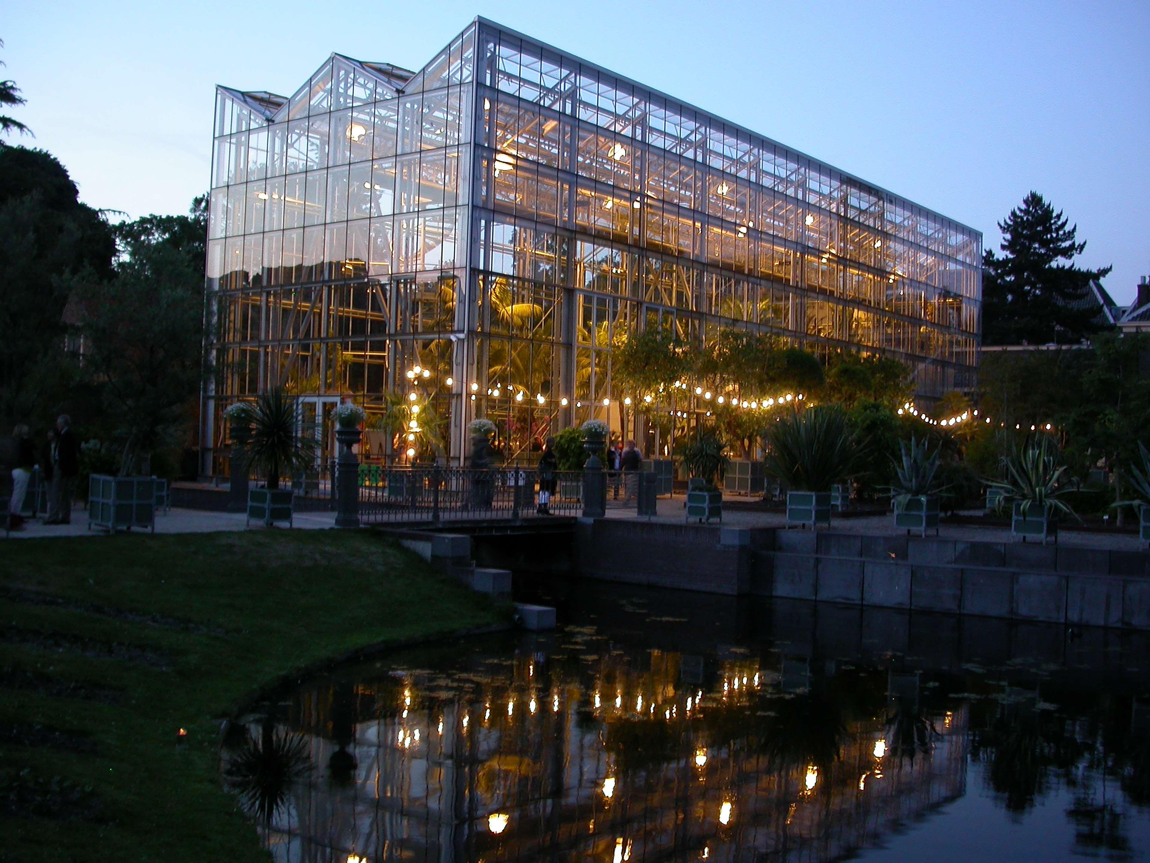 Tulip Centre Hotel 3*